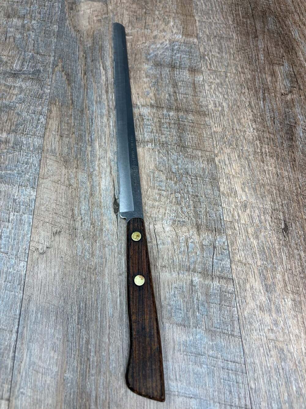 Ekco Flint Arrowhead Stainless Vanadium USA Serrated Bread Knife 9.5” Blade Wood